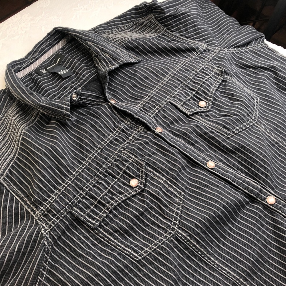 INC button down - Picture 3 of 7